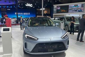 Huawei разом із JAC продовжує працювати над створенням розкішного автомобіля Aito MPV, стверджує аналітик Мінґ-Чі Куо