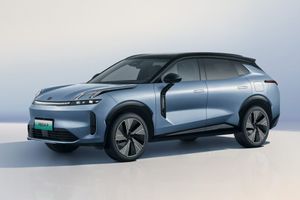 2025 Lynk & Co 08 EM-P запущено в Китаї за ціною 27 300 доларів США