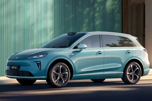 Стартовали предварительные продажи самого доступного автомобиля Huawei Shangjie H5 SUV по цене от 23 600 долларов США.