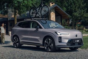 Предварительная продажа китайского Volvo XC70 PHEV стартует с 41 900 долларов США.