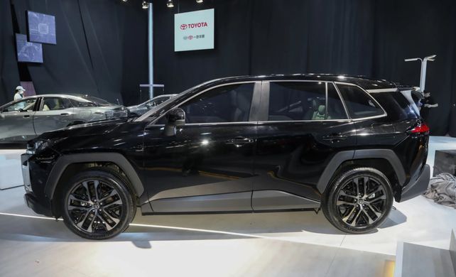 Гибрид Toyota RAV4 2026 Hybrid 2.5L AWD Flagship Edition