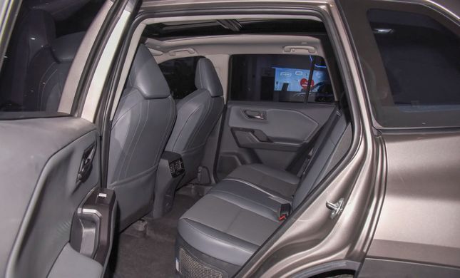 Гибрид Toyota RAV4 2026 Hybrid 2.5L AWD Flagship Edition