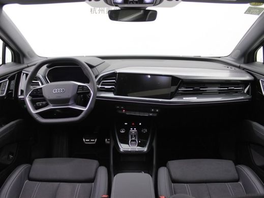 Электромобиль Audi Q4 50 e-tron