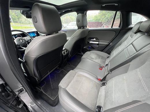 Електромобіль Mercedes-Benz EQA 300 4WD