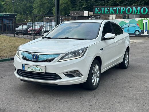 Електромобіль Changan eado