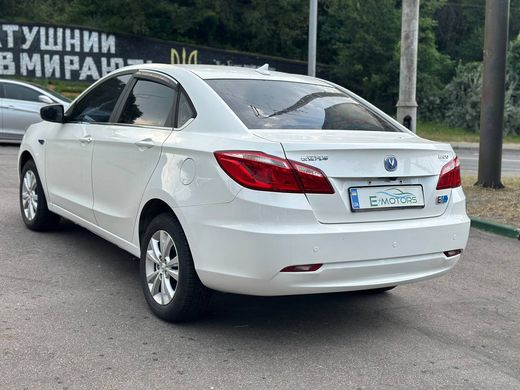 Электромобиль Changan eado