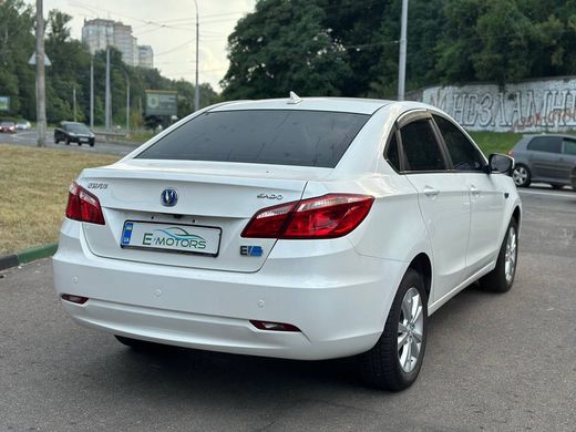 Електромобіль Changan eado