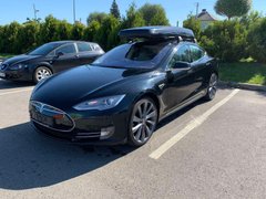 Електромобіль Tesla Model S